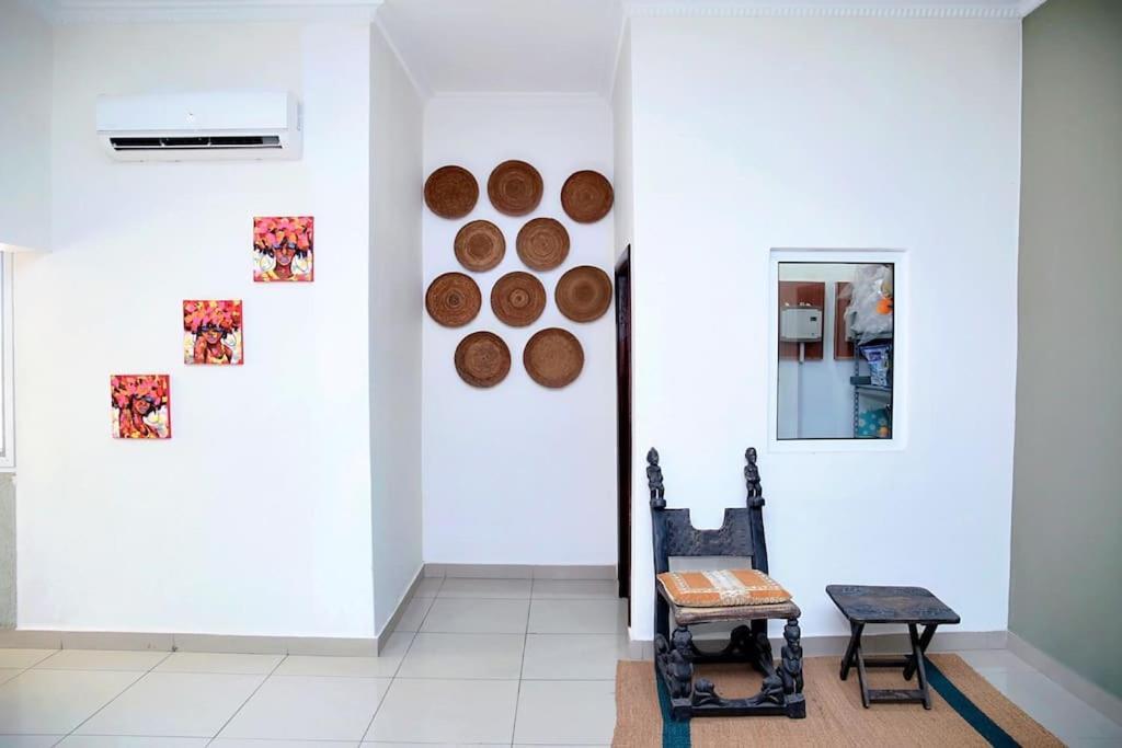 Petite'S Nest - Apartment 3 Acra Exterior foto